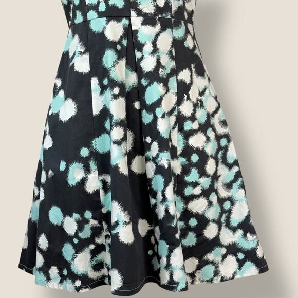 French Connection Abstract Dots Sleeveless V Neck Fit & Flare Mini Dress Size 0 - Picture 5 of 12